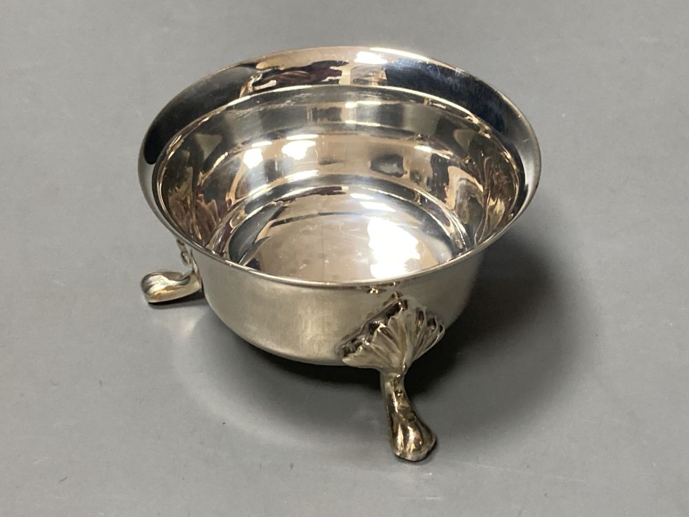 A 1960s silver tea strainer on stand, A. Chick & Sons Ltd, London, 1965, 16.3cm, 117 grams.